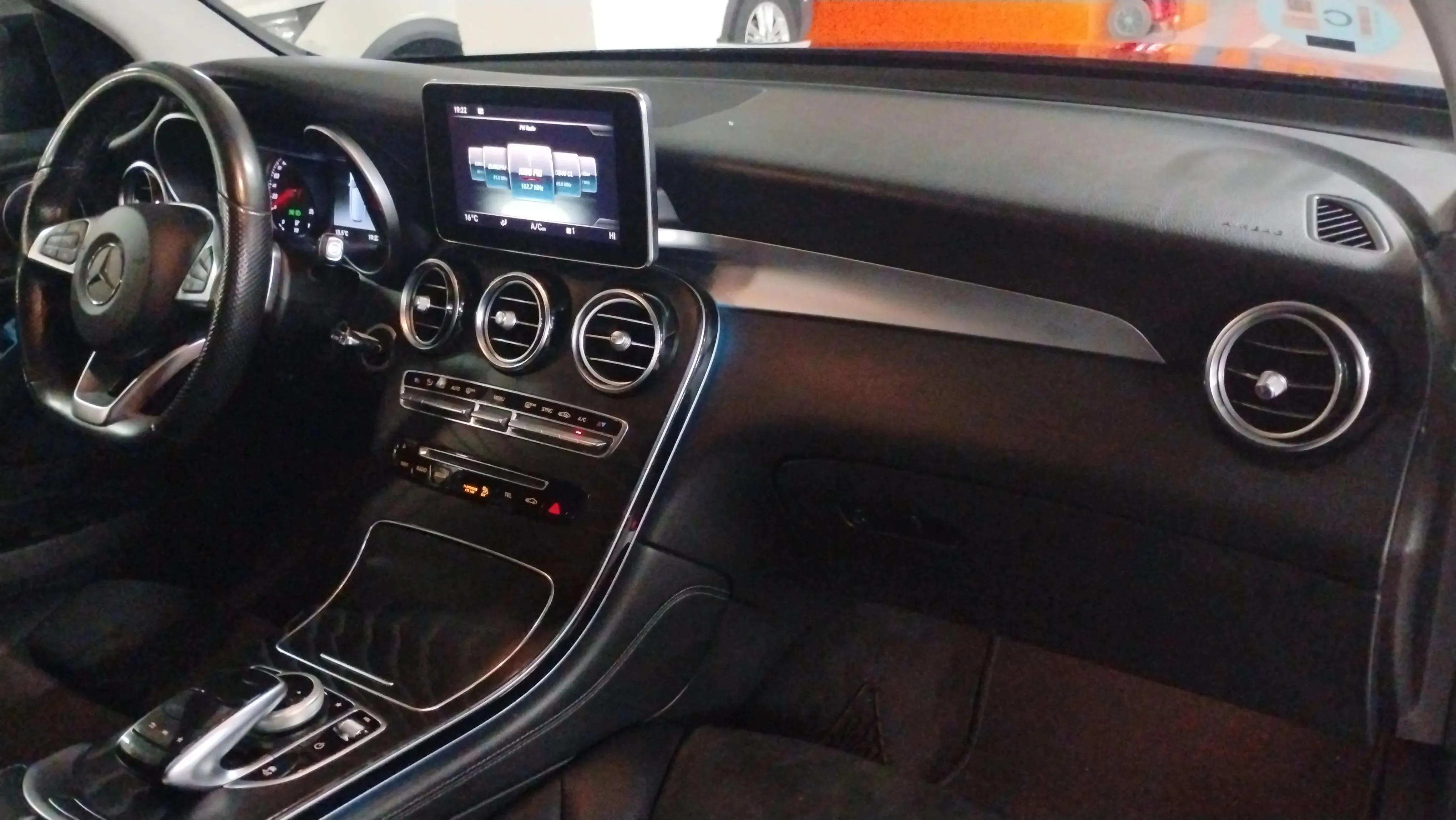 Mercedes-Benz GLC 220 d 4MATIC - foto 9