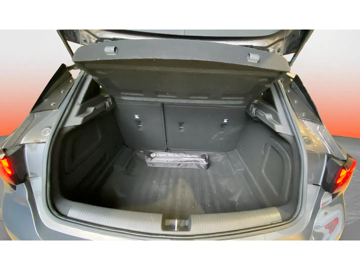Opel Astra 1.6 CDTi Dynamic - foto 9