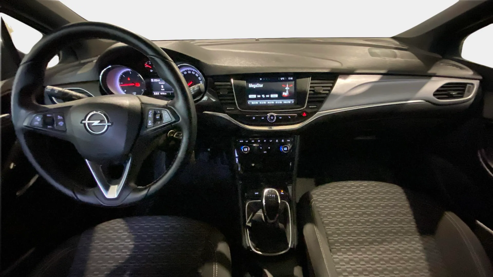 Opel Astra 1.6 CDTi Dynamic - foto 11