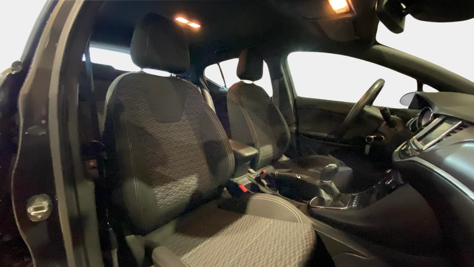 Opel Astra 1.6 CDTi Dynamic - foto 14