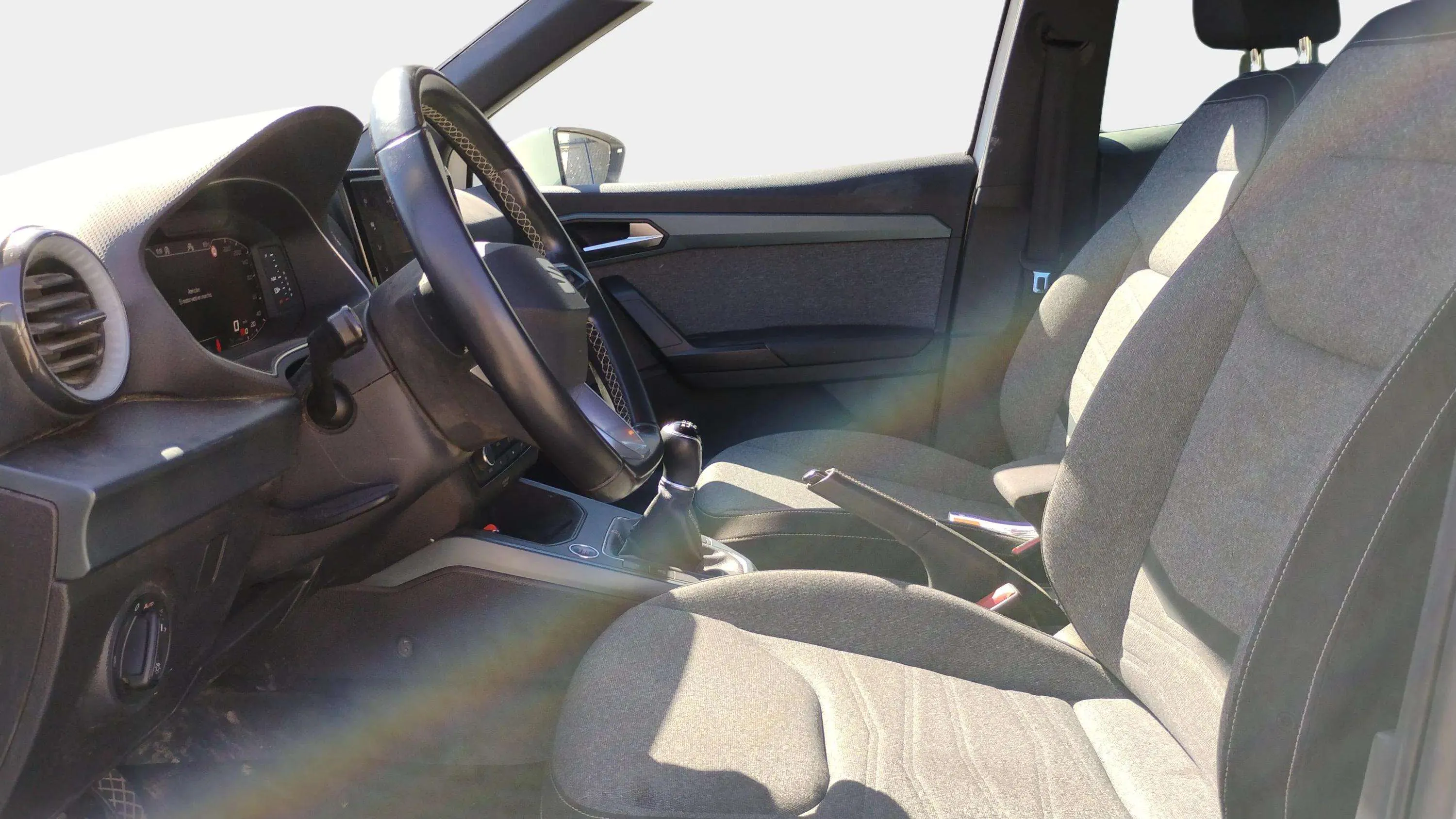 SEAT Arona 1.0 TSI Reference - foto 13