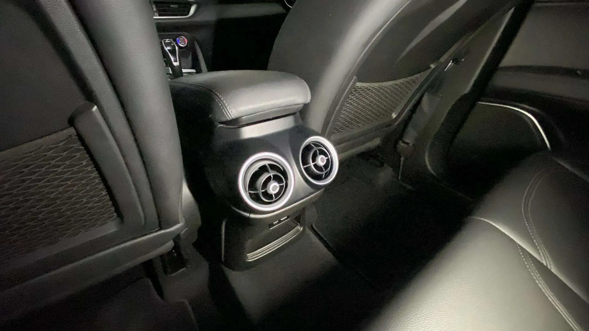 Alfa Romeo Stelvio 2.2 Diesel Sprint RWD - foto 23