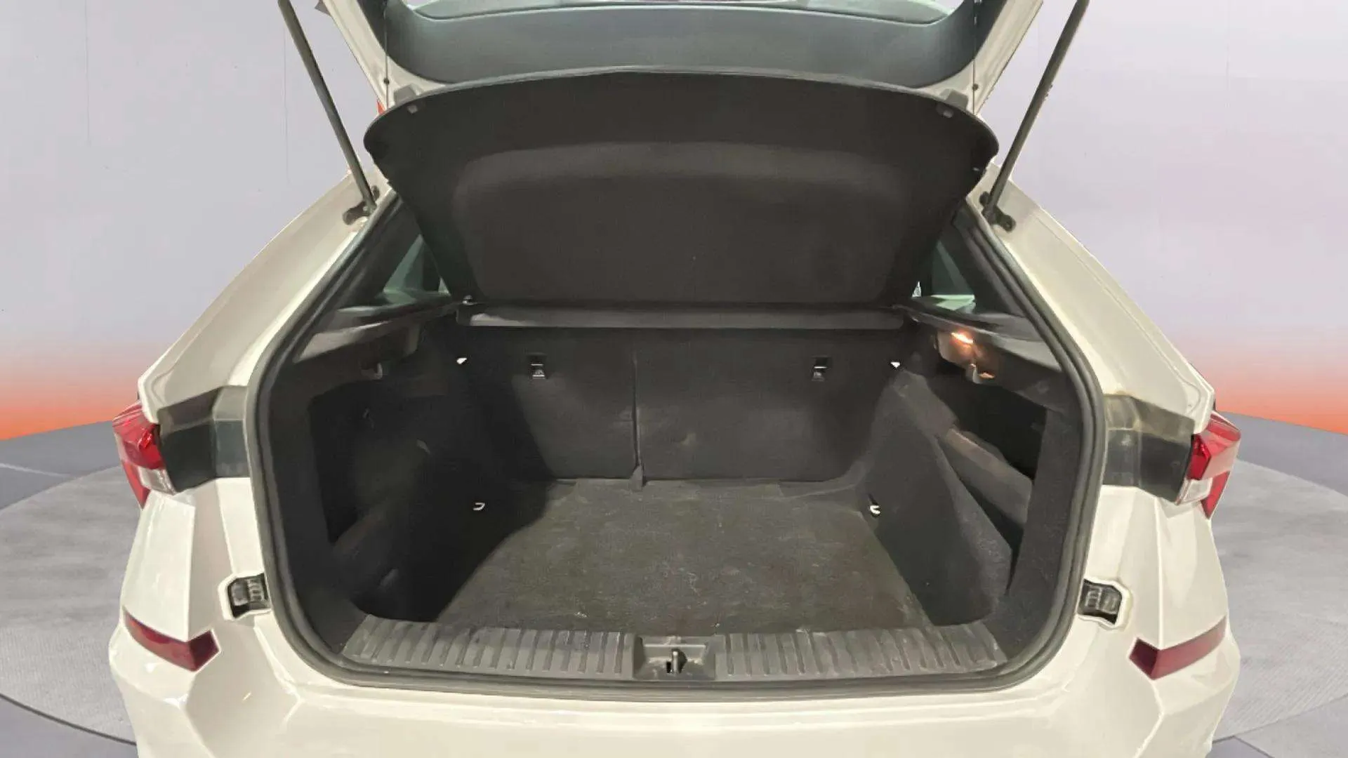 Škoda Kamiq 1.0 TSI DSG Montecarlo - foto 16