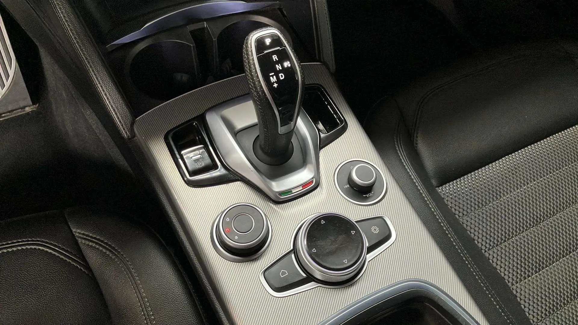 Alfa Romeo Stelvio 2.2 Diesel Sprint RWD - foto 23
