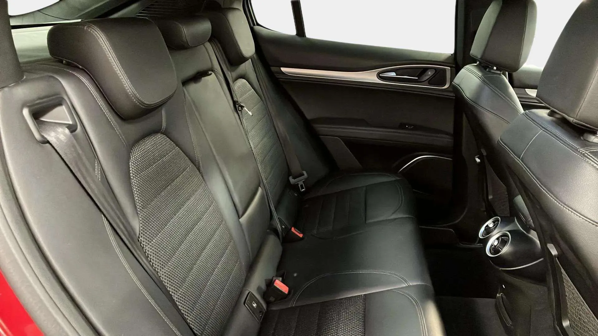 Alfa Romeo Stelvio 2.2 Diesel Sprint RWD - foto 15