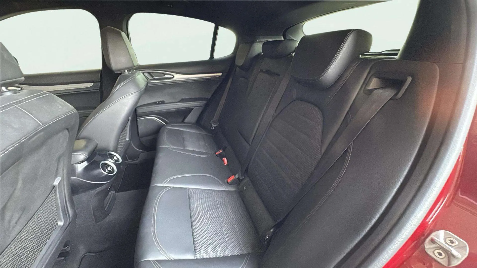 Alfa Romeo Stelvio 2.2 Diesel Sprint RWD - foto 12