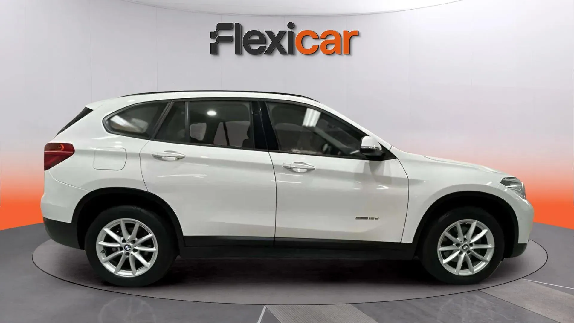BMW X1 sDrive18dA - foto 2