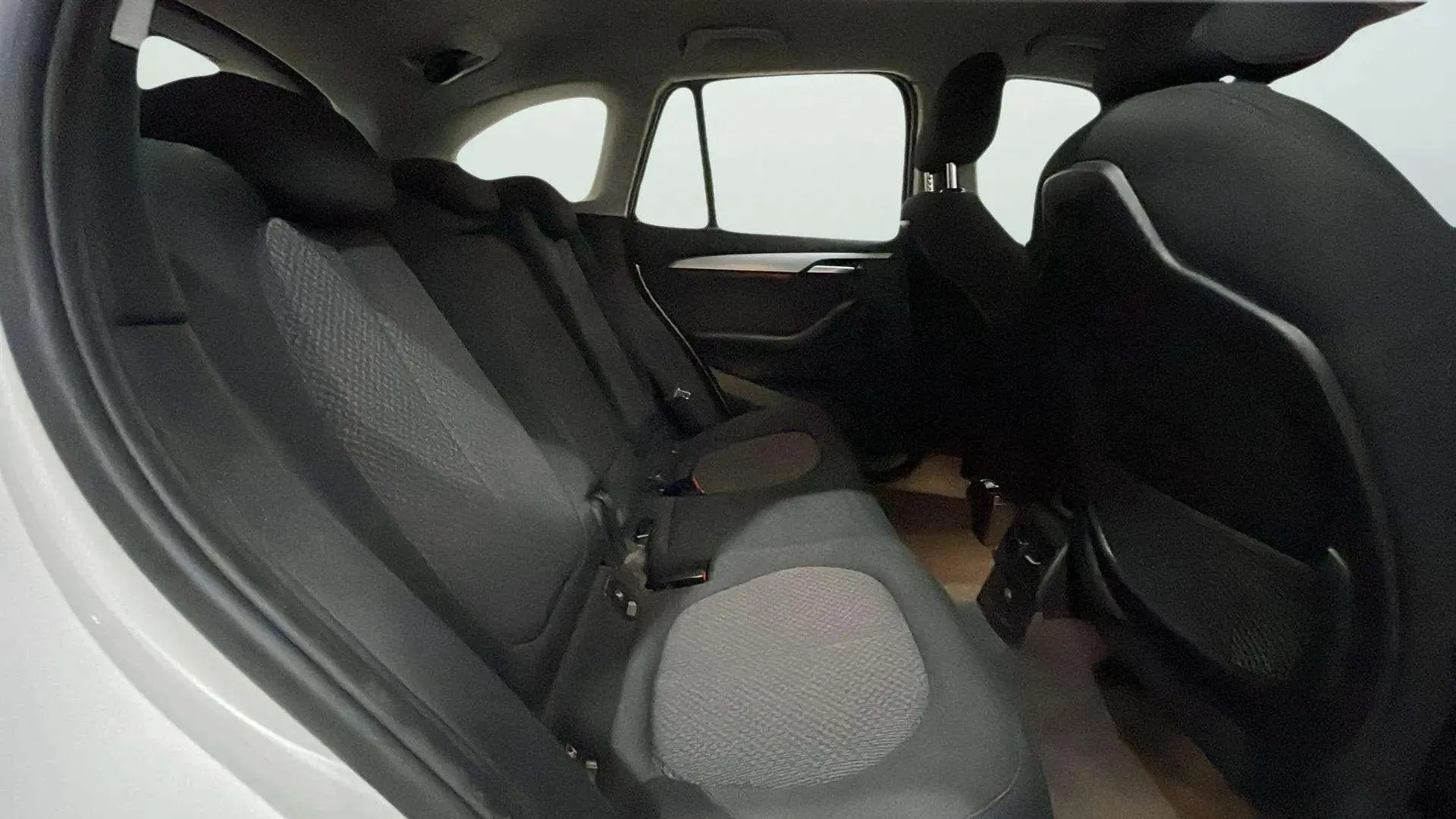 BMW X1 sDrive18dA - foto 7