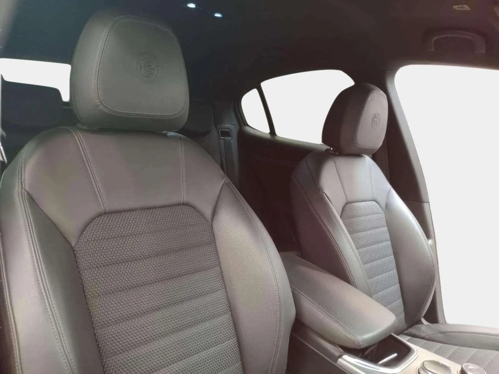 Alfa Romeo Stelvio 2.0 Gasolina Sprint Q4 - foto 7