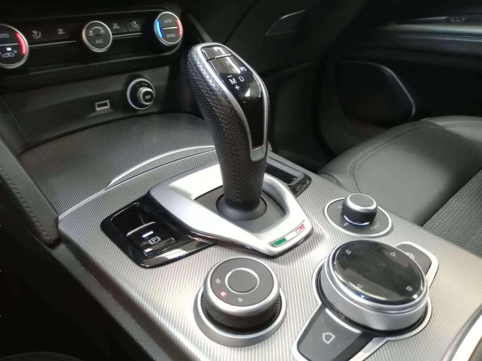 Alfa Romeo Stelvio 2.0 Gasolina Sprint Q4 - foto 5