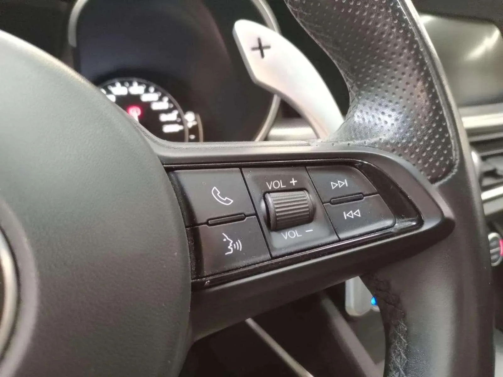 Alfa Romeo Stelvio 2.0 Gasolina Sprint Q4 - foto 8