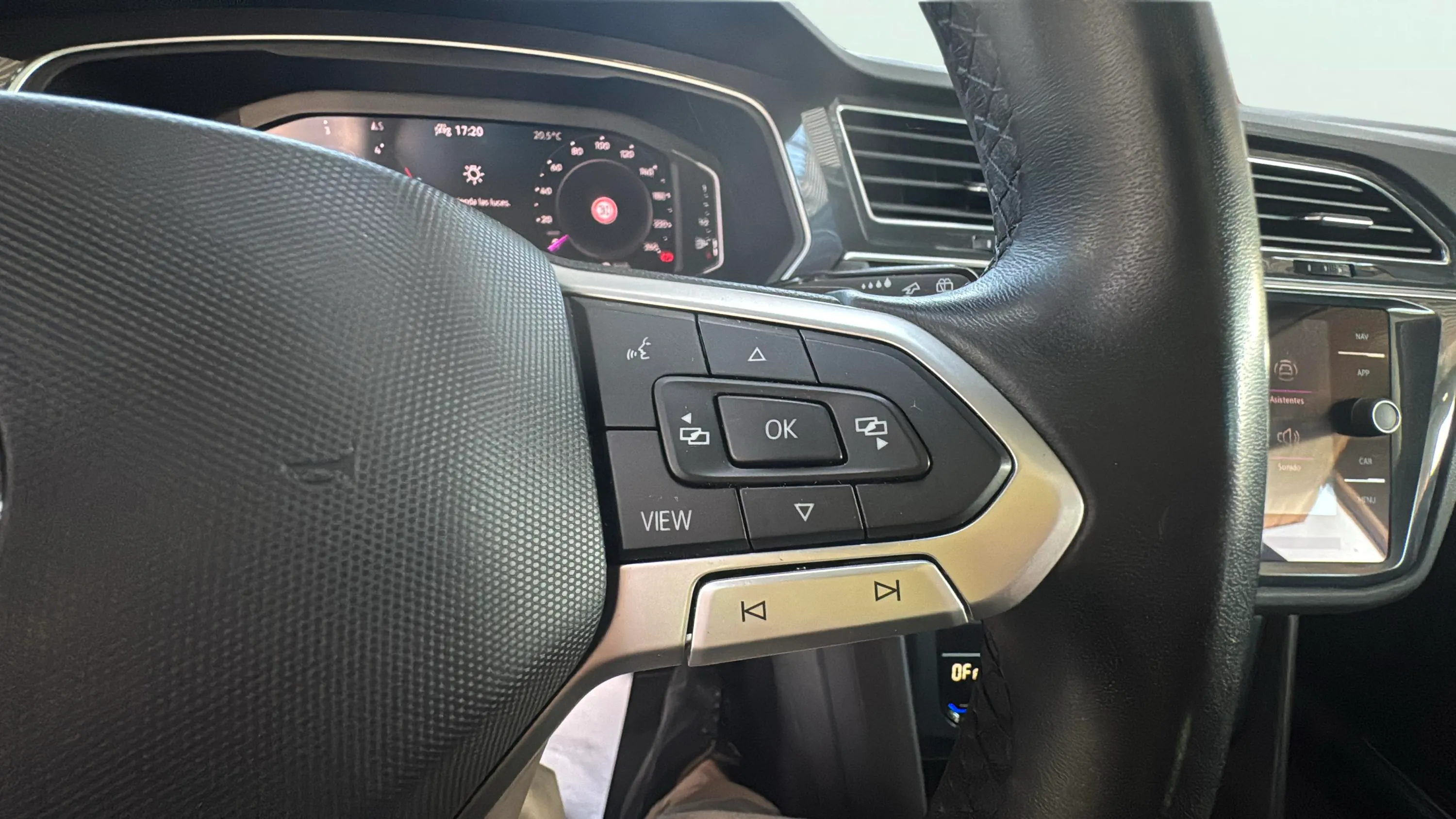 Volkswagen Tiguan Life 2.0 TDI DSG - foto 24