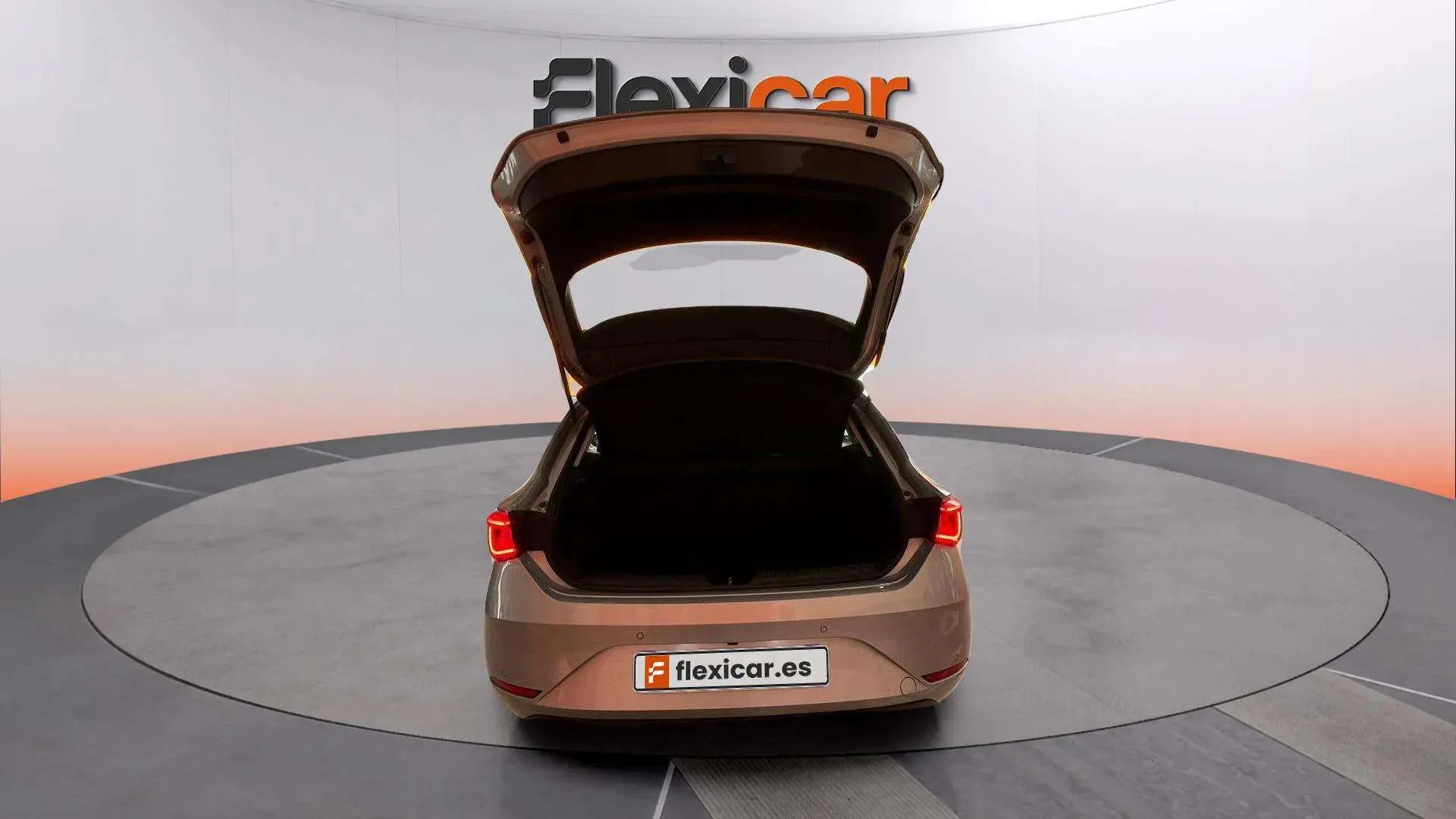 SEAT León 2.0 TDI DSG-7 Style - foto 4