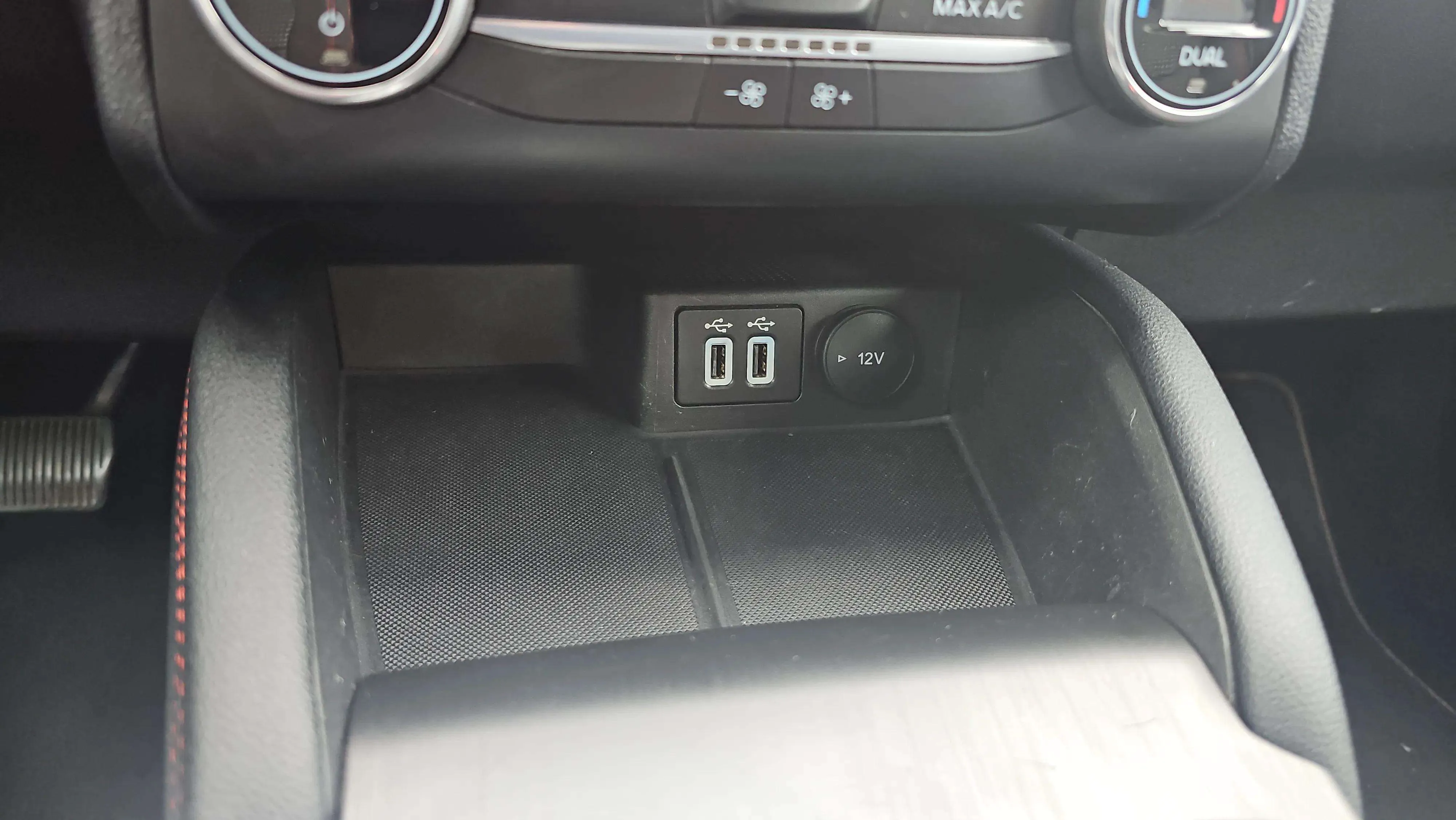 Ford Kuga ST-Line 2.5 Duratec PHEV - foto 30