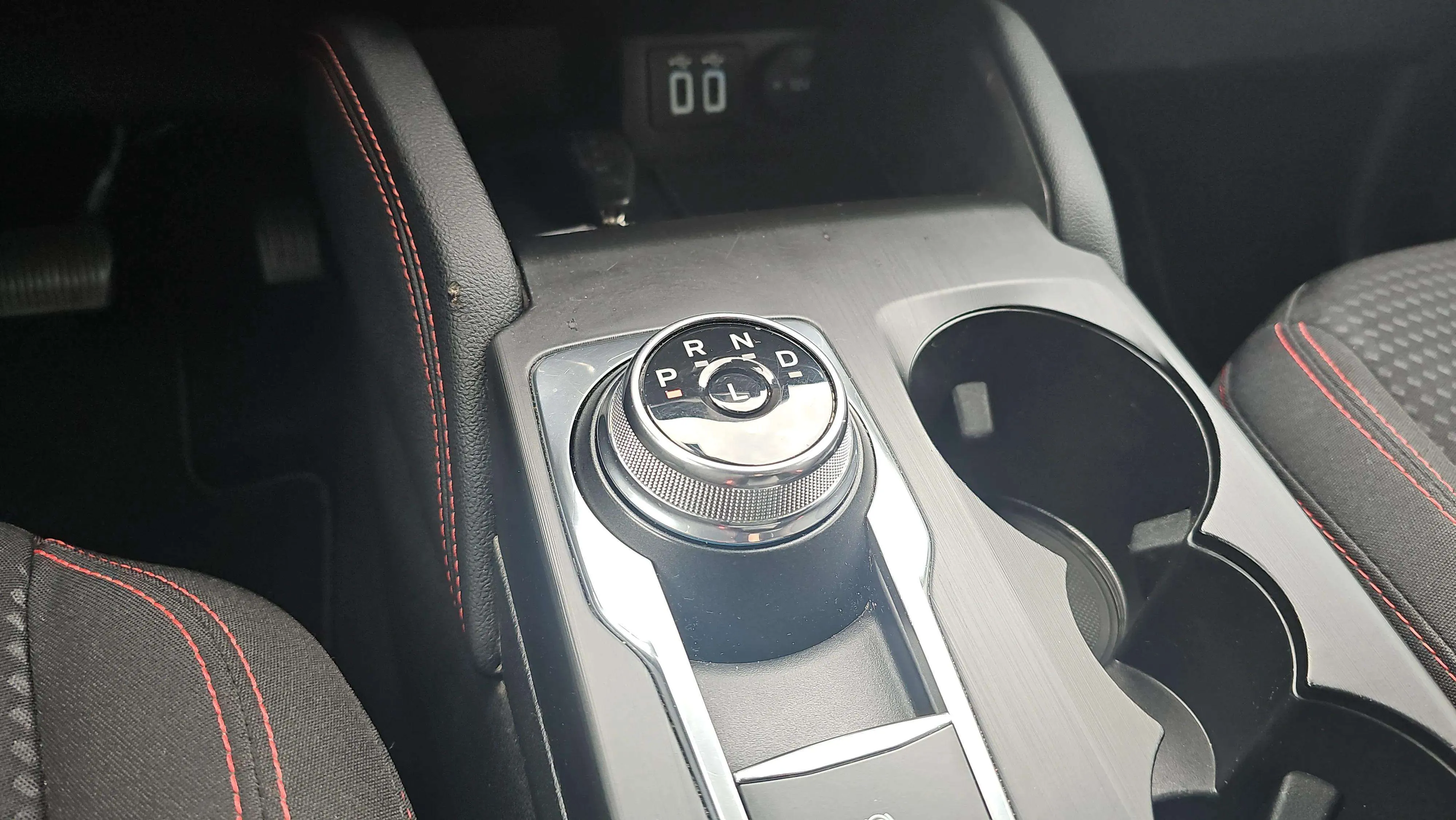 Ford Kuga ST-Line 2.5 Duratec PHEV - foto 27