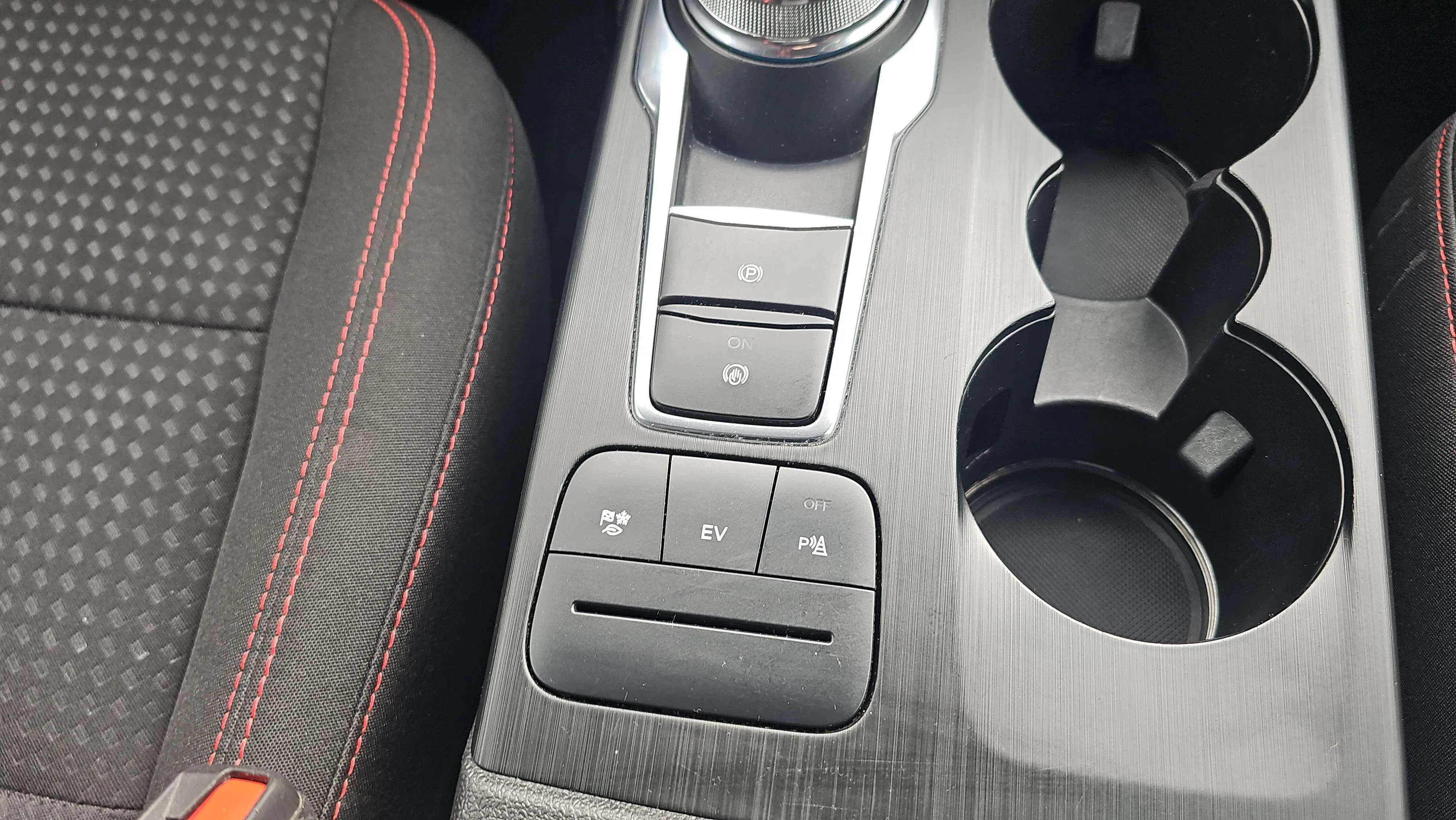 Ford Kuga ST-Line 2.5 Duratec PHEV - foto 25