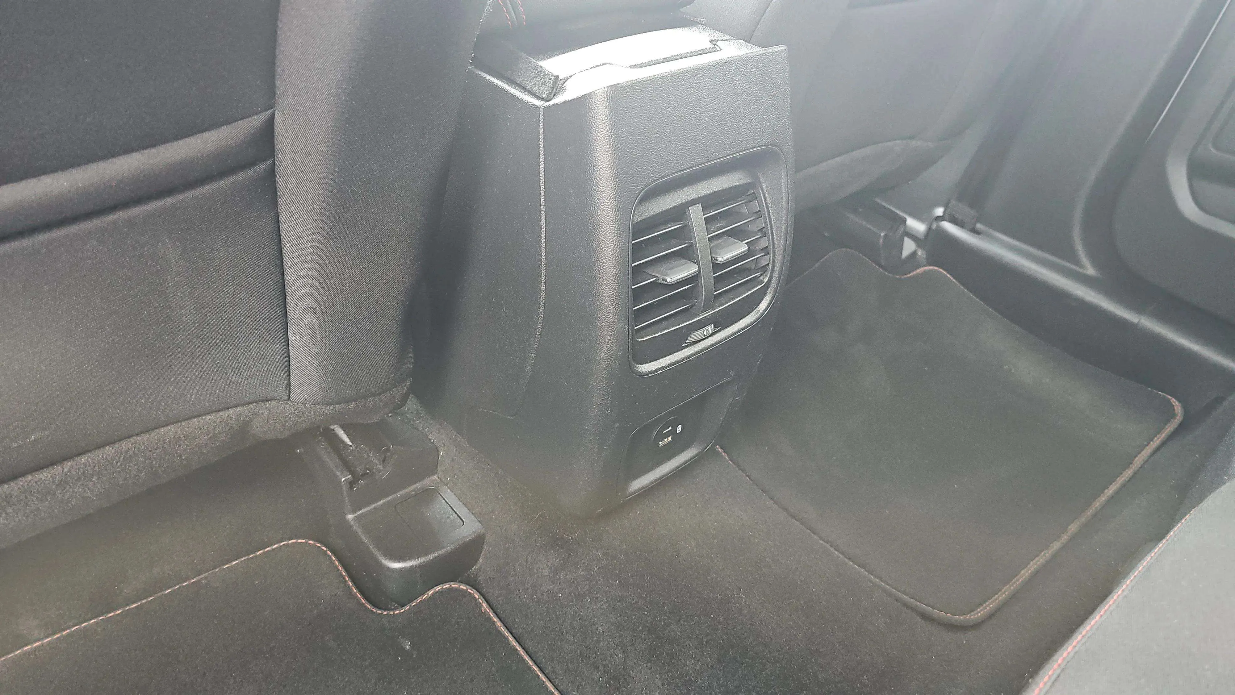Ford Kuga ST-Line 2.5 Duratec PHEV - foto 26