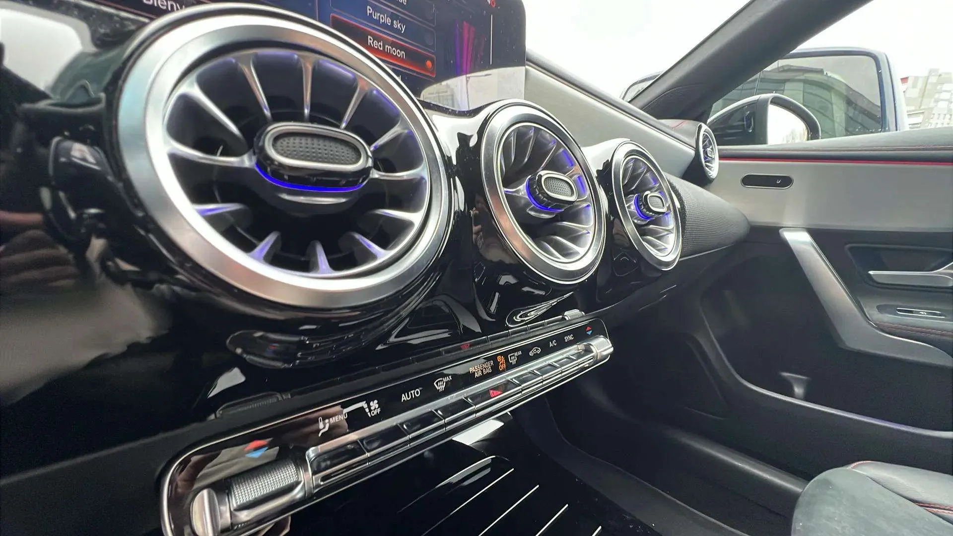 Mercedes-Benz CLA 180 - foto 30