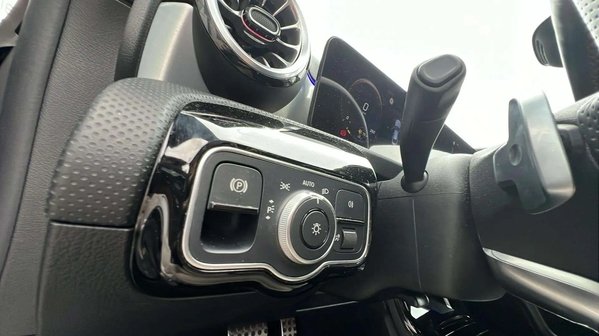Mercedes-Benz CLA 180 - foto 19