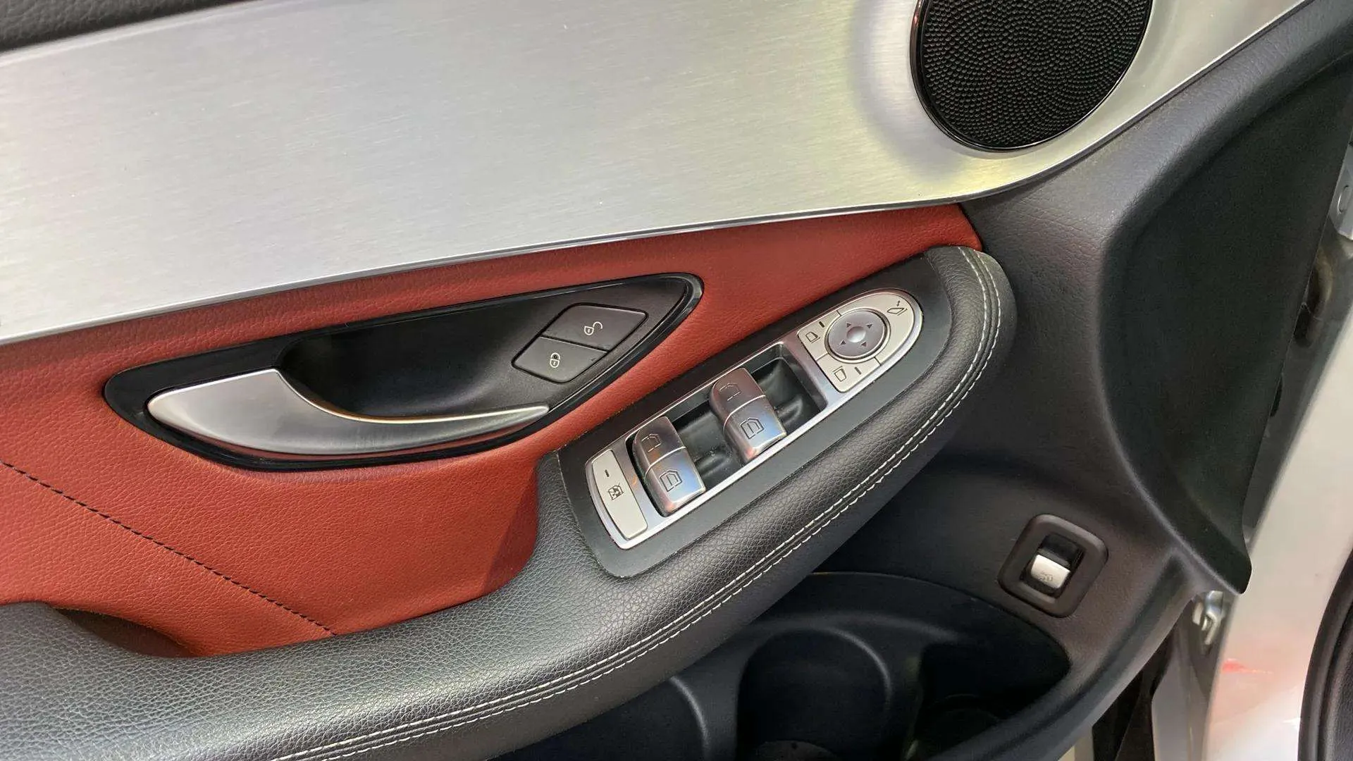 Mercedes-Benz GLC 200 4MATIC - foto 26
