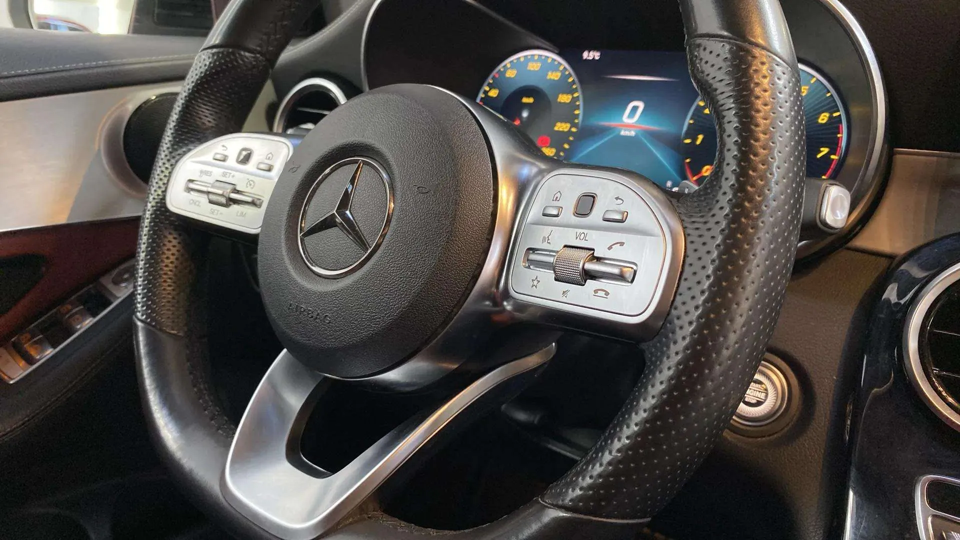 Mercedes-Benz GLC 200 4MATIC - foto 21