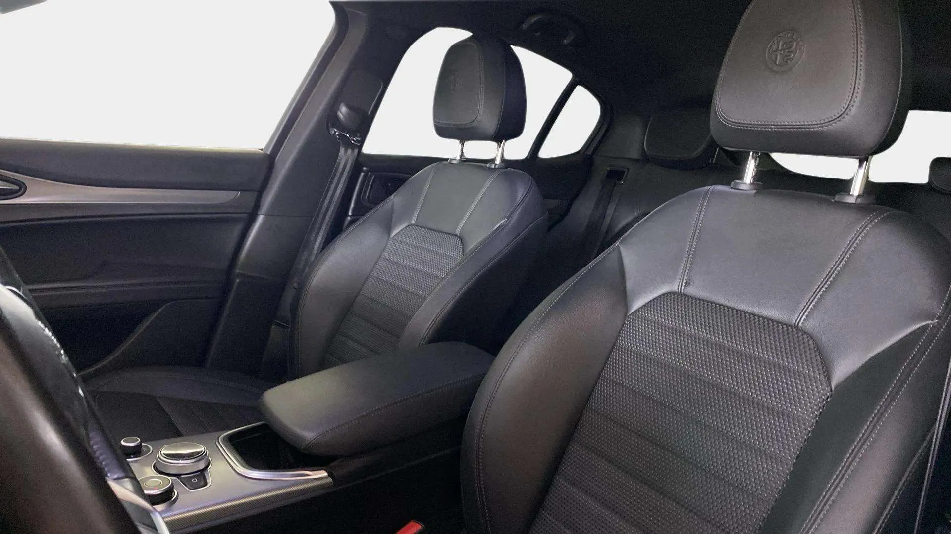 Alfa Romeo Stelvio 2.0 Gasolina Sprint Q4 - foto 12