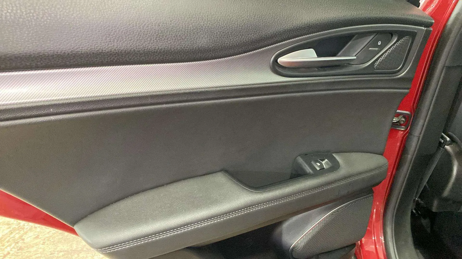 Alfa Romeo Stelvio 2.0 Gasolina Sprint Q4 - foto 19
