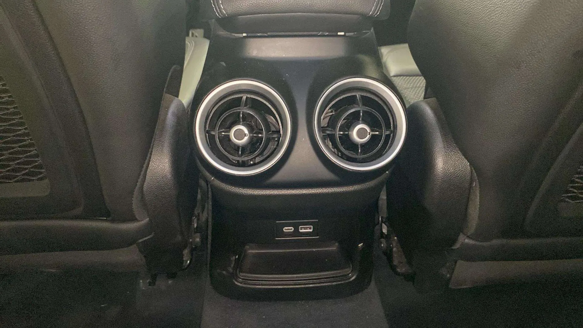 Alfa Romeo Stelvio 2.0 Gasolina Sprint Q4 - foto 21