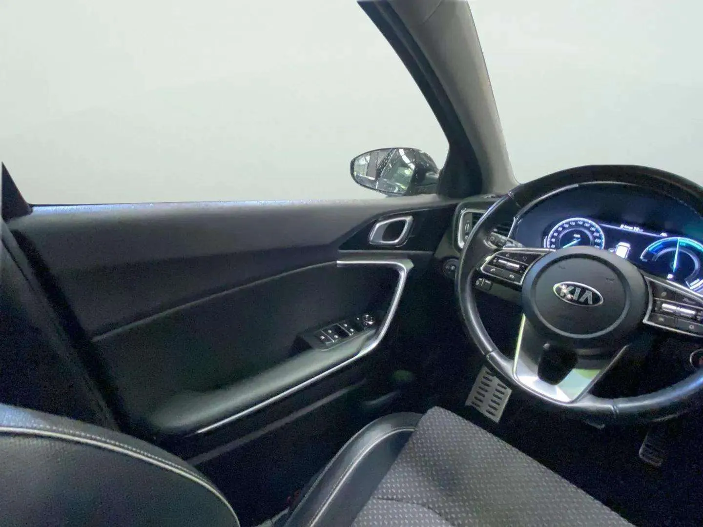 Kia Ceed Tourer 1.6 GDi PHEV E-Tech - foto 13