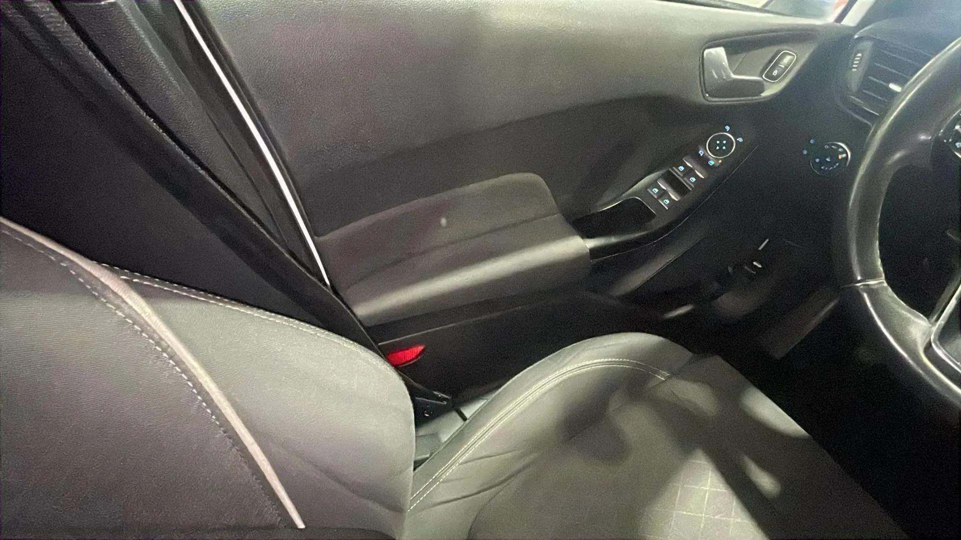 Ford Fiesta 1.0 EcoBoost Active - foto 13