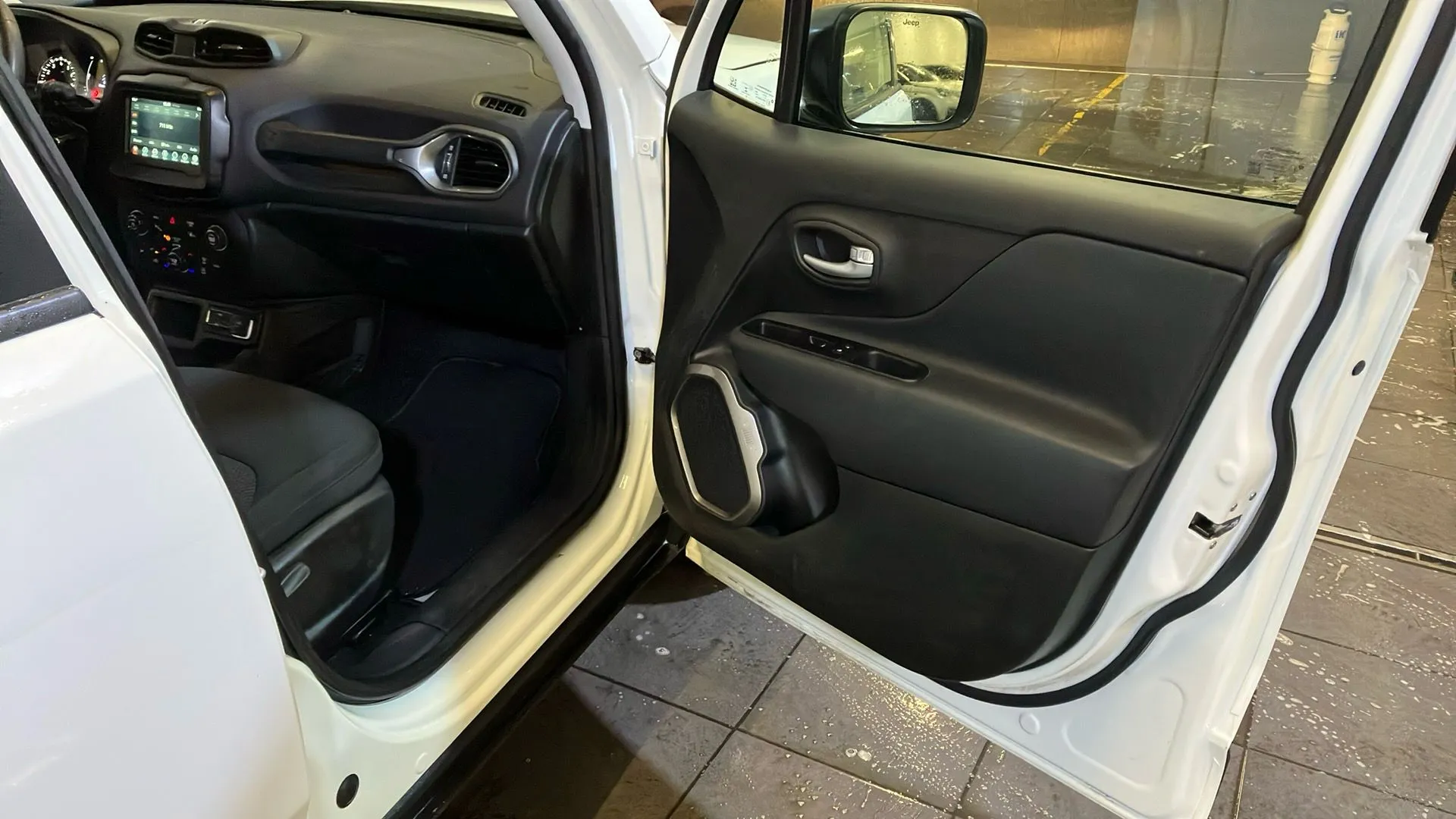 Jeep Renegade eHybrid 1.5 Limited ATX - foto 20