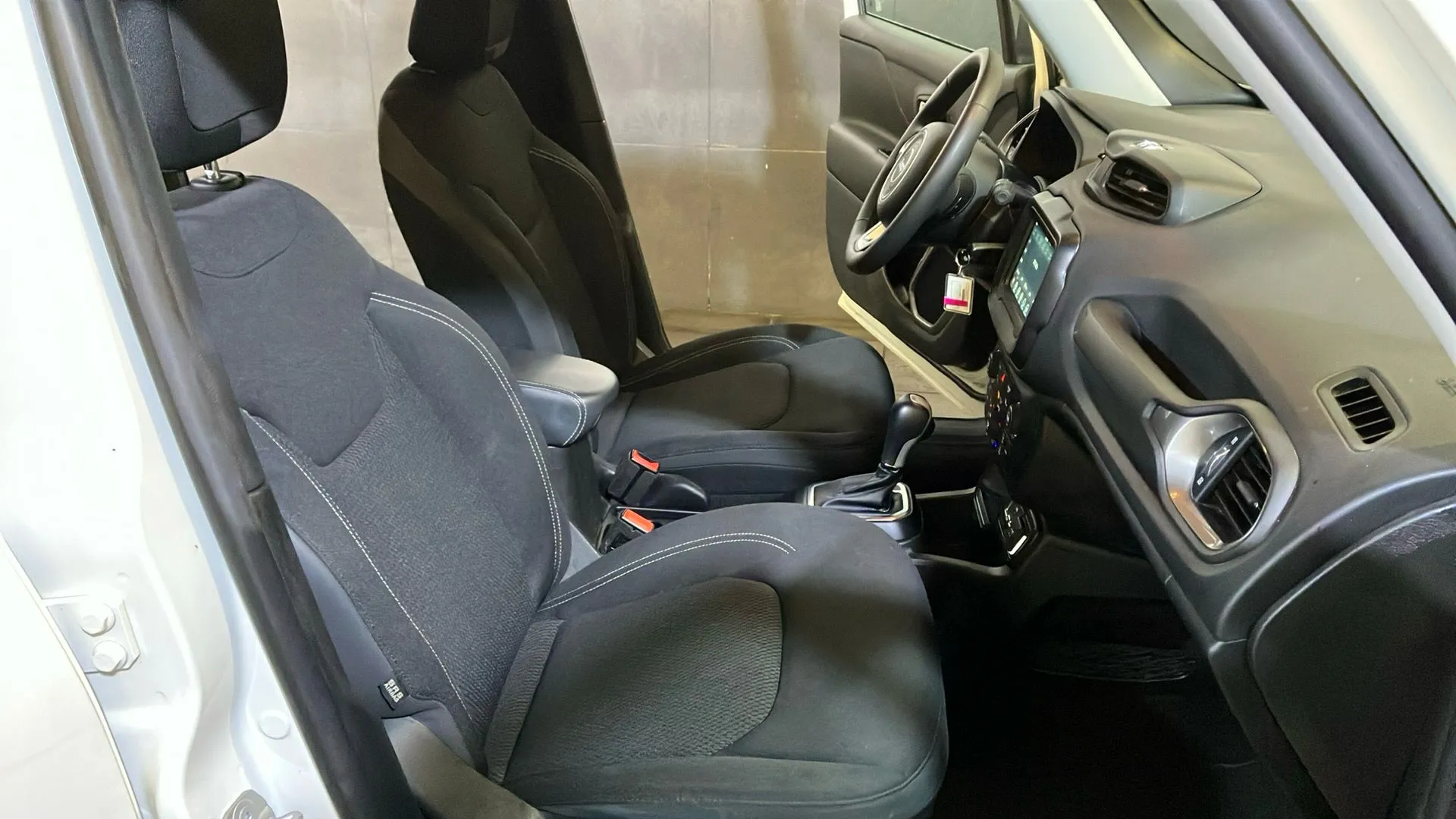 Jeep Renegade eHybrid 1.5 Limited ATX - foto 16