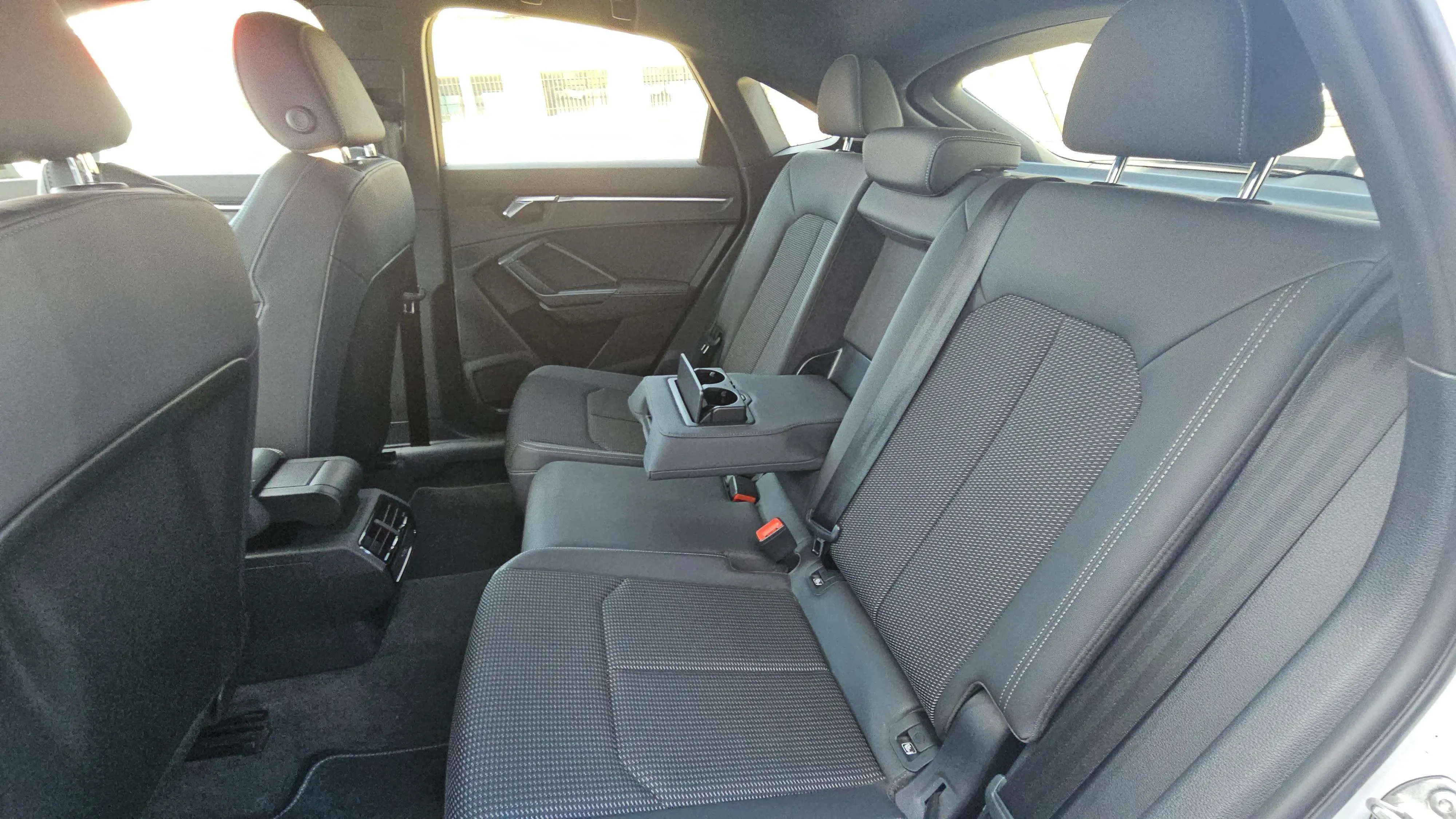 Audi Q3 40 TDI S tronic quattro Black Line - foto 12