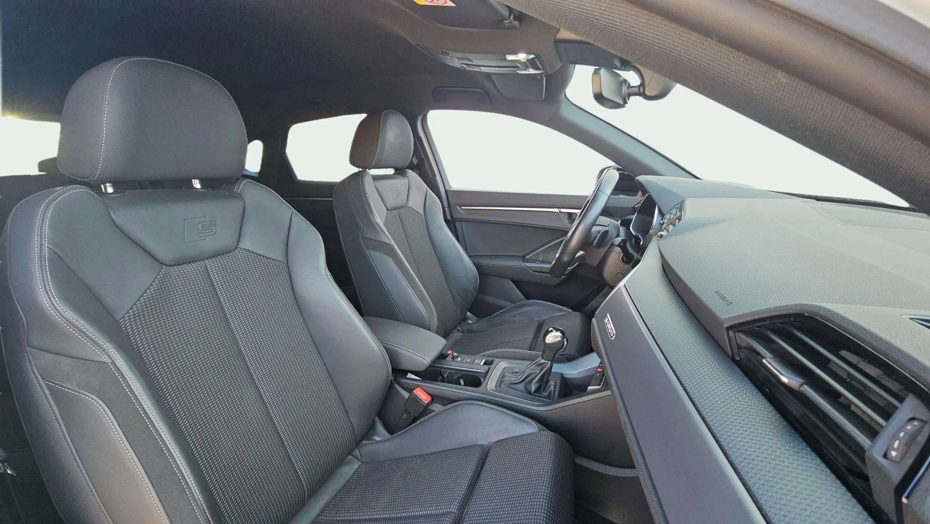 Audi Q3 40 TDI S tronic quattro Black Line - foto 34