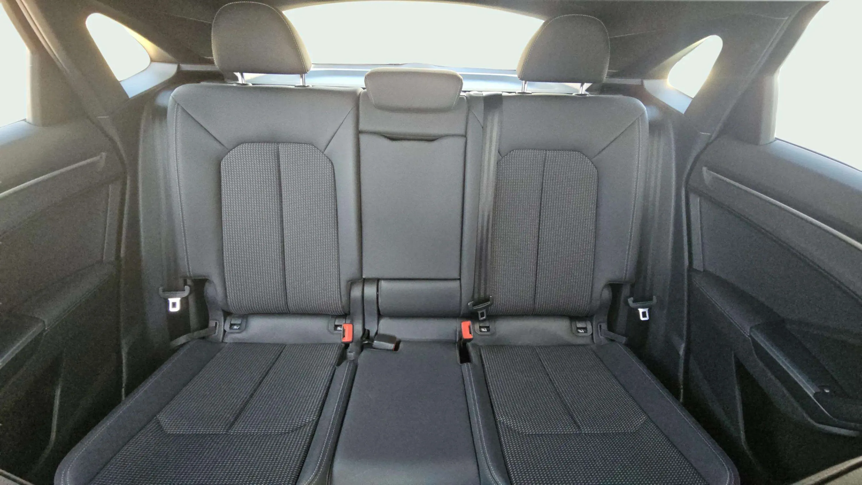 Audi Q3 40 TDI S tronic quattro Black Line - foto 38