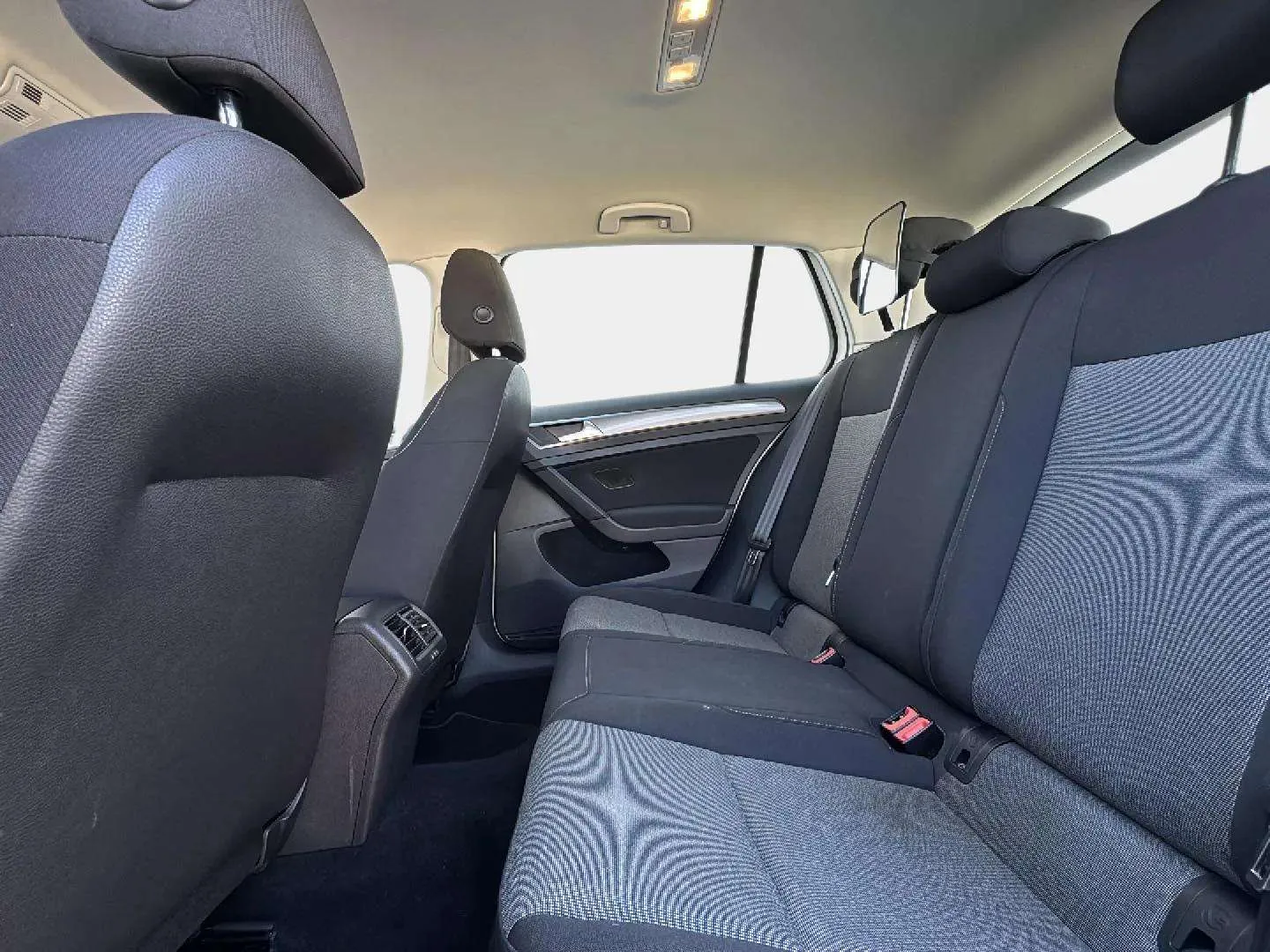 Volkswagen Golf Advance 1.6 TDI BMT - foto 13