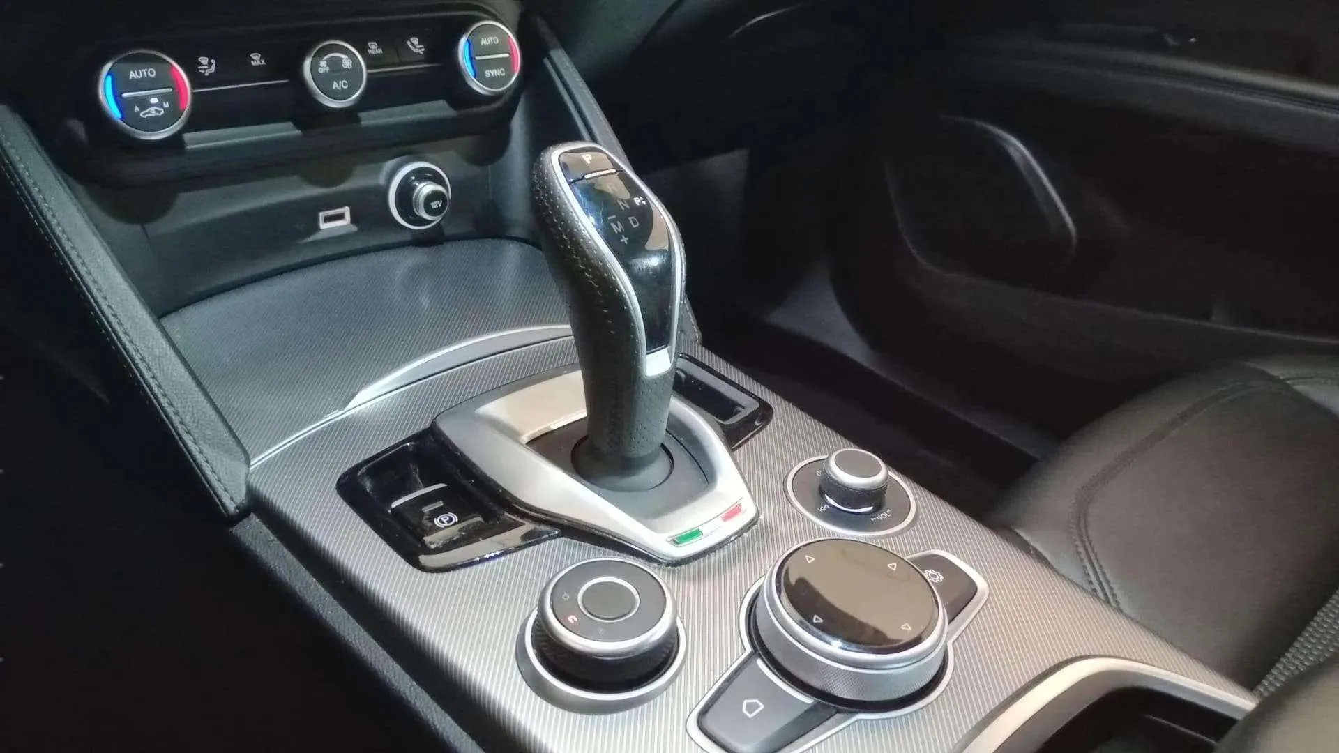 Alfa Romeo Stelvio 2.2 Diesel Sprint AWD - foto 9