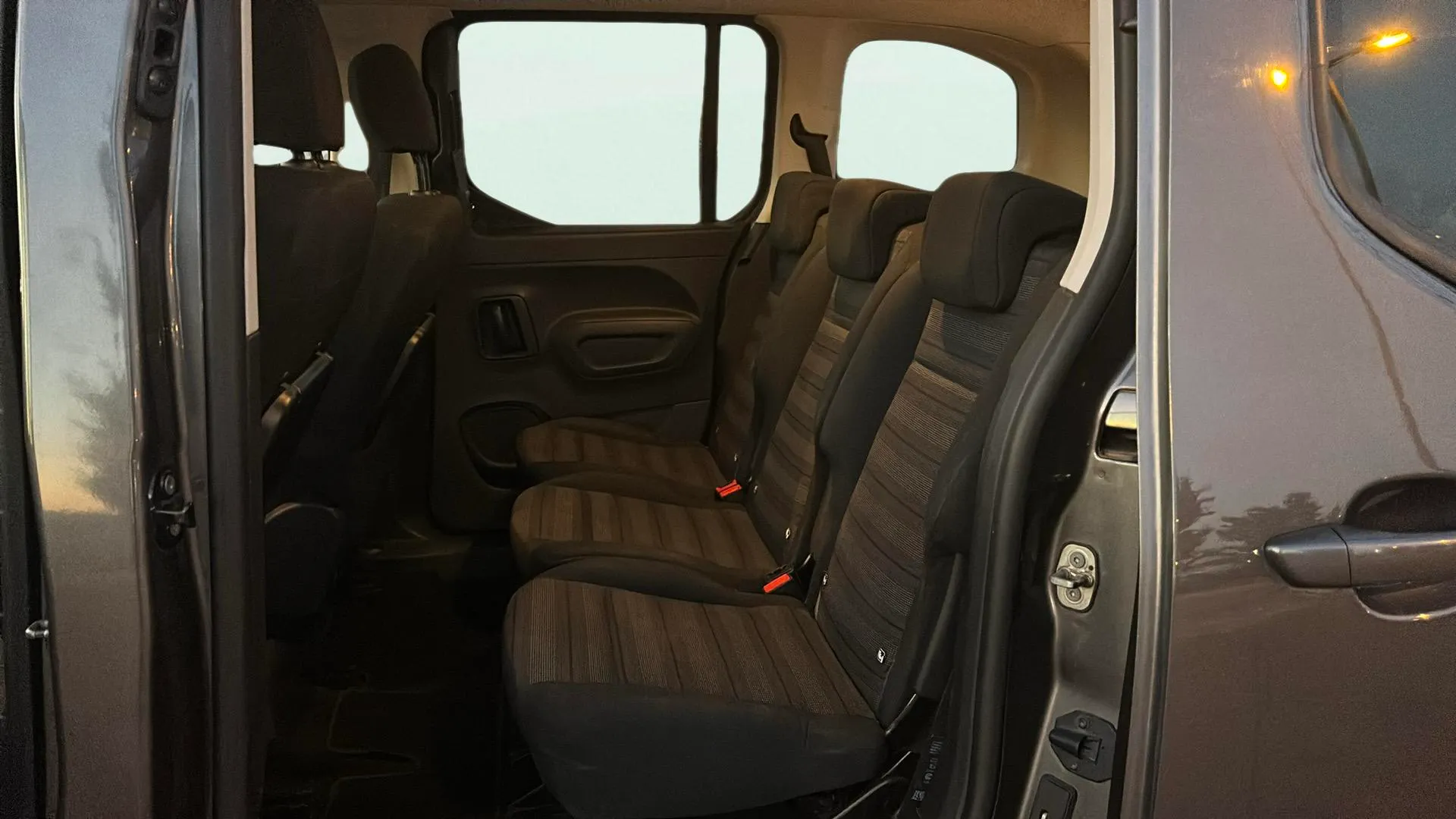 Opel Combo 1.5 TD Selective XL Aut - foto 13