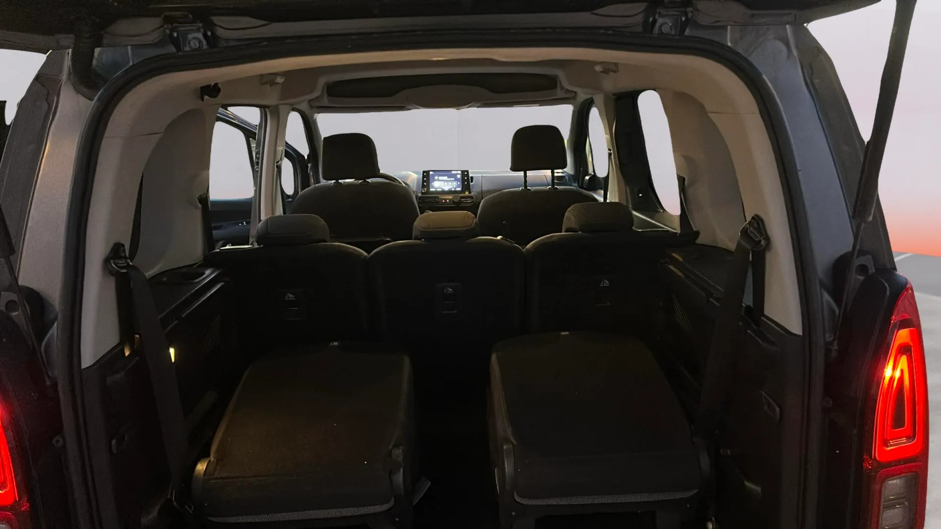 Opel Combo 1.5 TD Selective XL Aut - foto 16