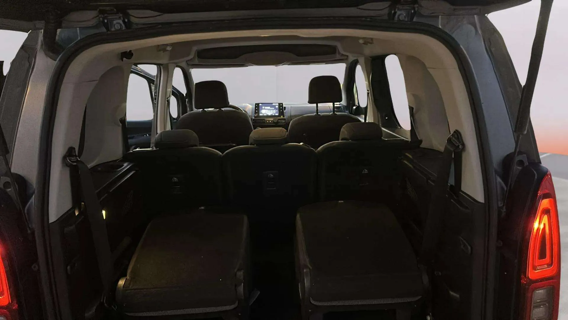 Opel Combo 1.5 TD Selective XL Aut - foto 37
