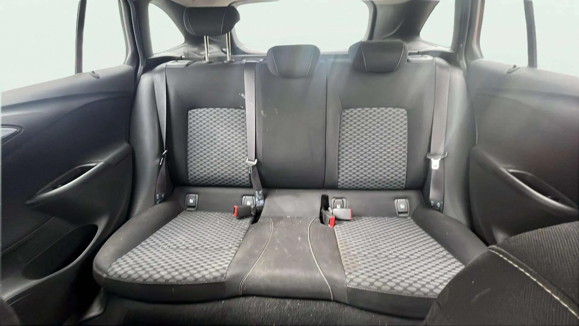Opel Astra 1.6 CDTi Selective ST - foto 11