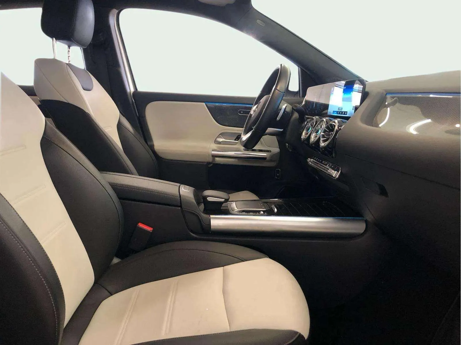 Mercedes-Benz GLA 200 D - foto 7