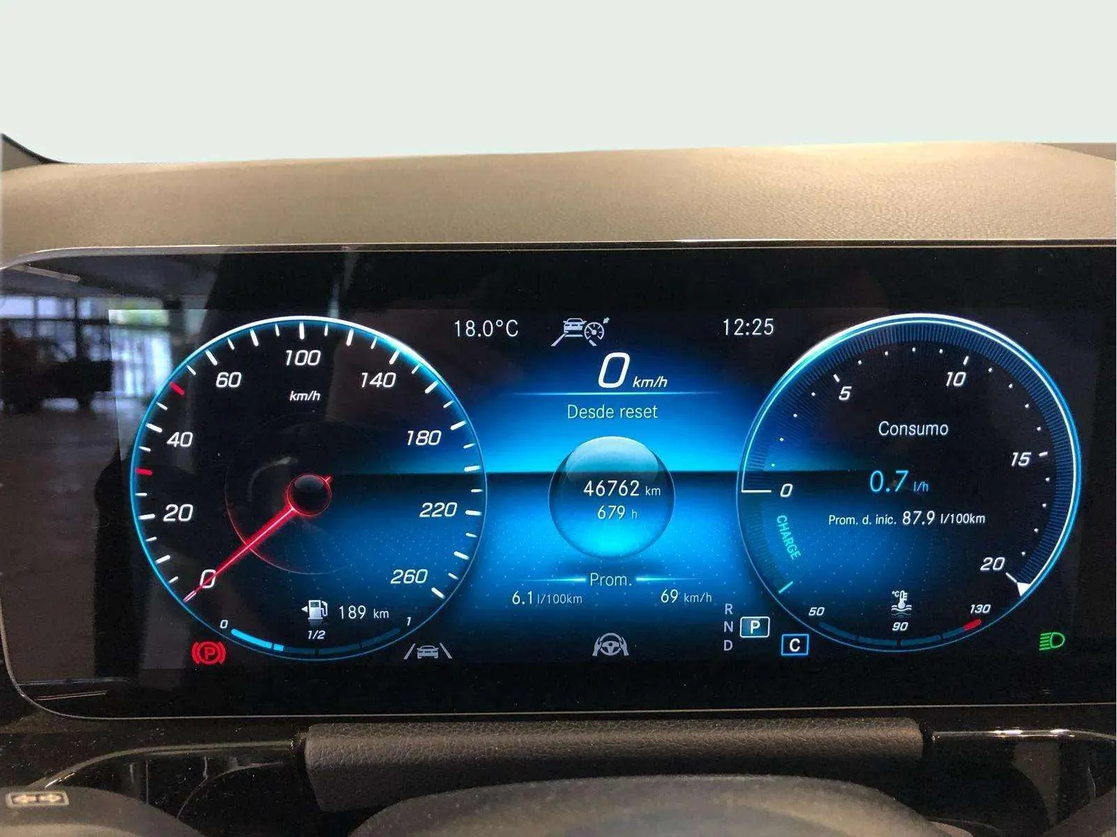 Mercedes-Benz GLA 200 D - foto 16