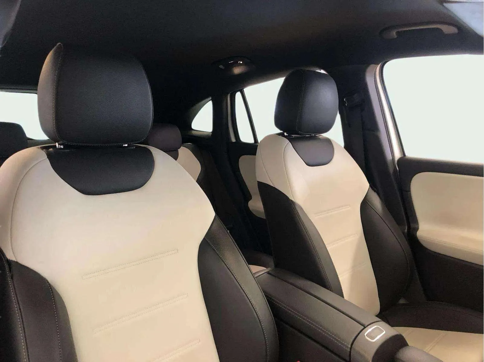 Mercedes-Benz GLA 200 D - foto 6