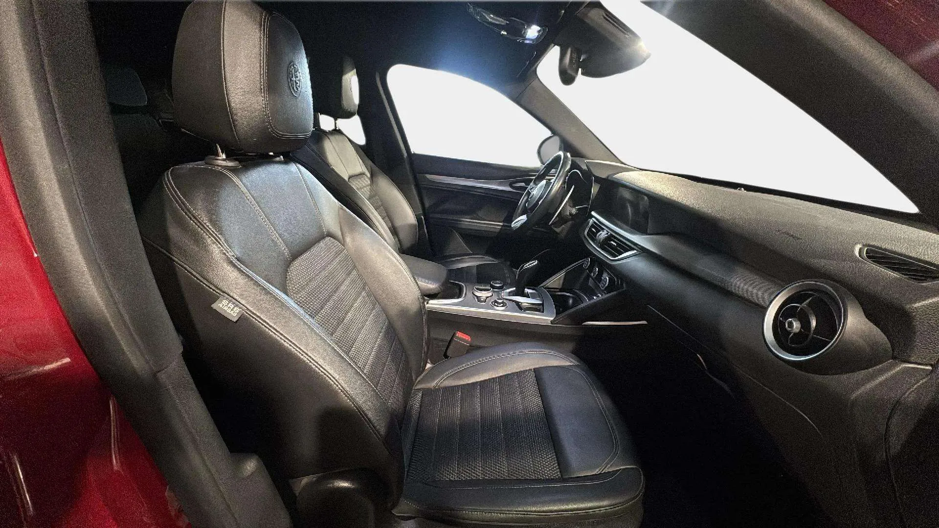 Alfa Romeo Stelvio 2.0 Gasolina Sprint Q4 - foto 13