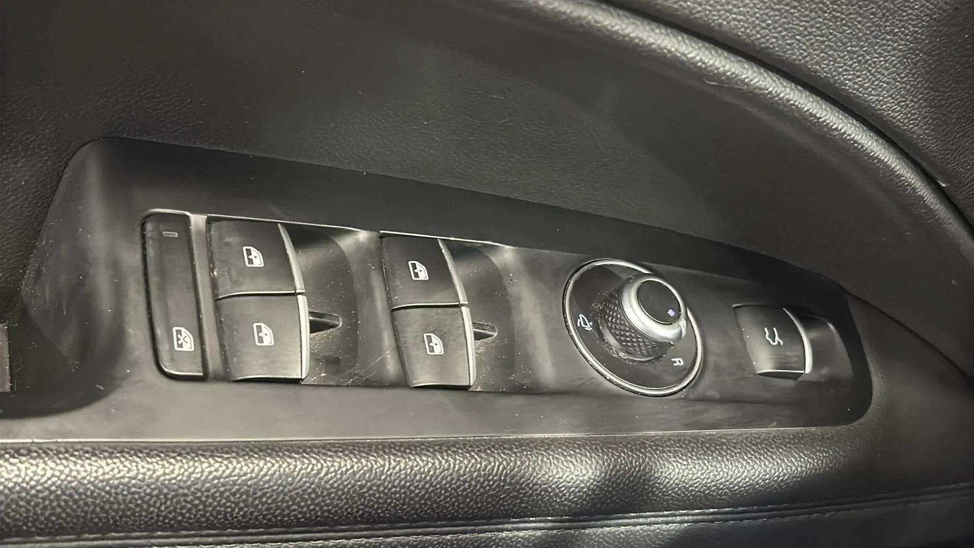 Alfa Romeo Stelvio 2.0 Gasolina Sprint Q4 - foto 26