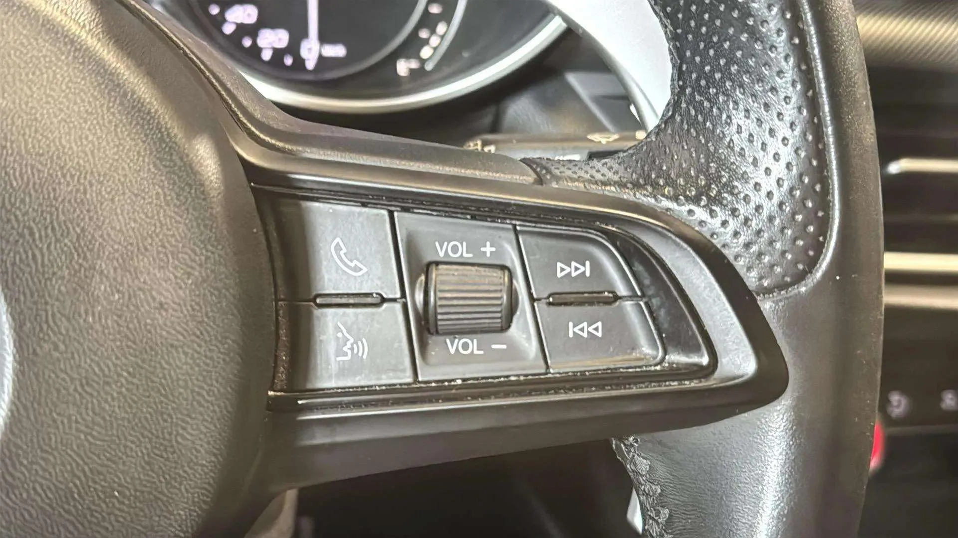 Alfa Romeo Stelvio 2.0 Gasolina Sprint Q4 - foto 23