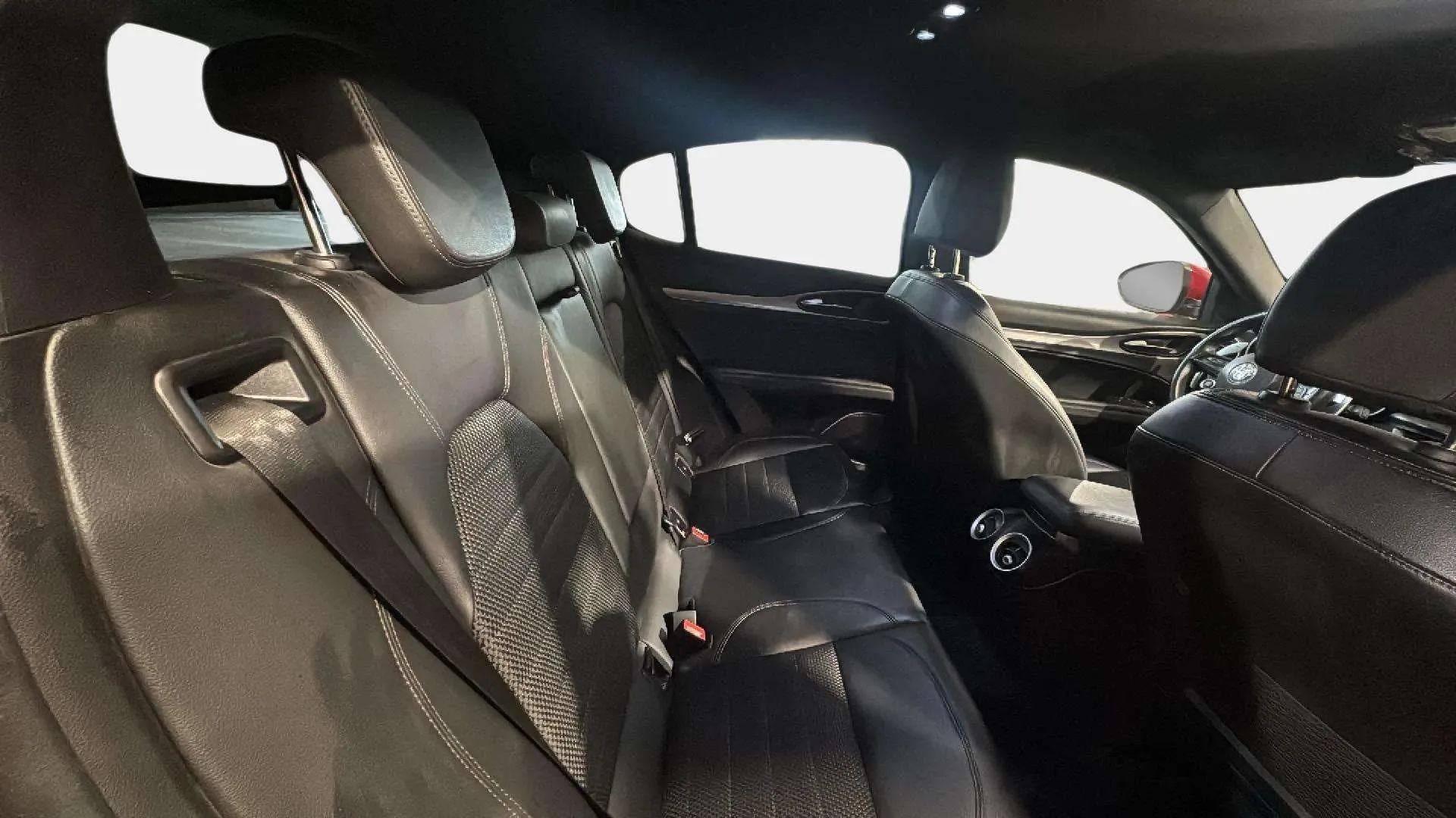 Alfa Romeo Stelvio 2.0 Gasolina Sprint Q4 - foto 14