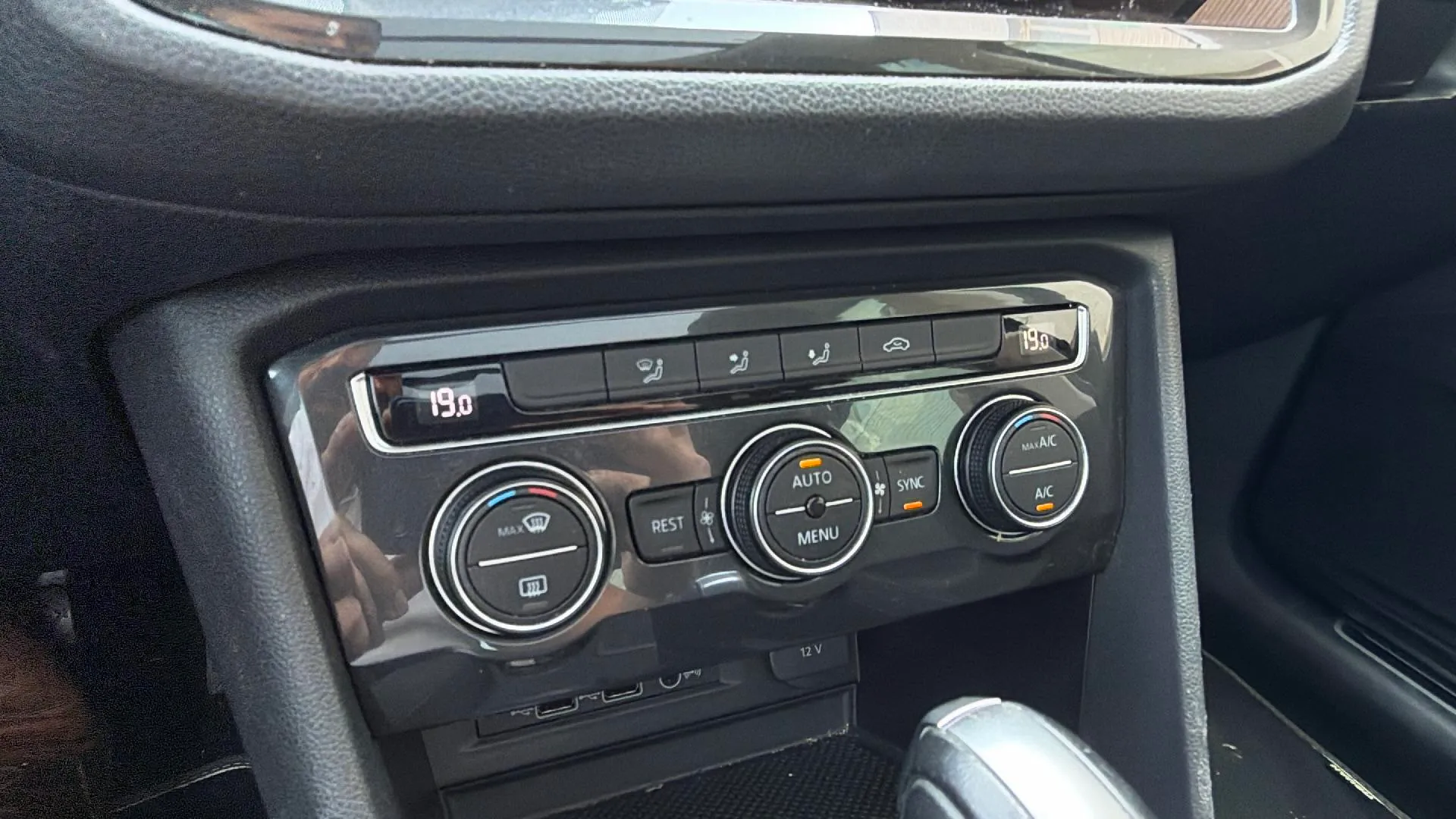 Volkswagen Tiguan Advance 2.0 TDI DSG - foto 12