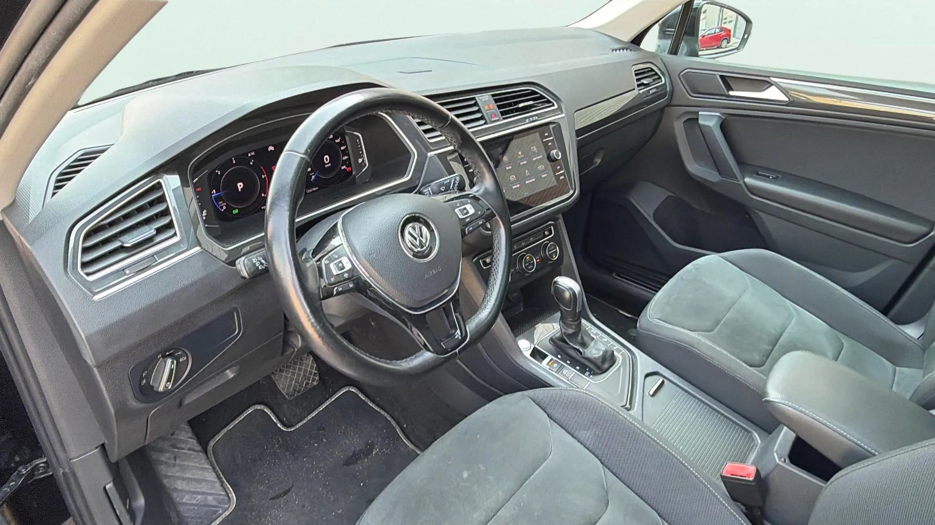 Volkswagen Tiguan Advance 2.0 TDI DSG - foto 8